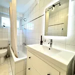 Regency - Exklusive Zentrale 45m2 Mit Balkon, Wifi Und Netflix Apartmán