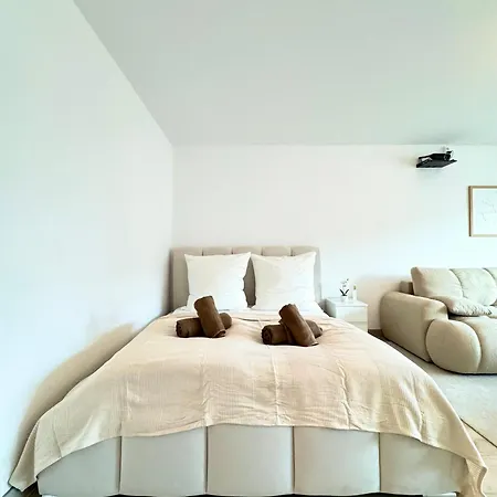 Regency - Exklusive Zentrale 45m2 Mit Balkon, Wifi Und Netflix Apartmán *