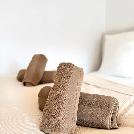 Regency - Exklusive Zentrale 45m2 Mit Balkon, Wifi Und Netflix