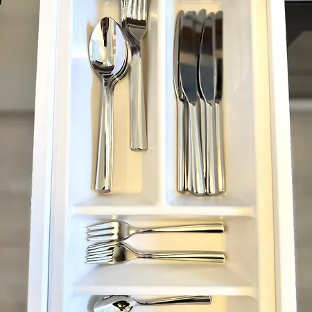 Regency - Exklusive Zentrale 45m2 Mit Balkon, Wifi Und Netflix